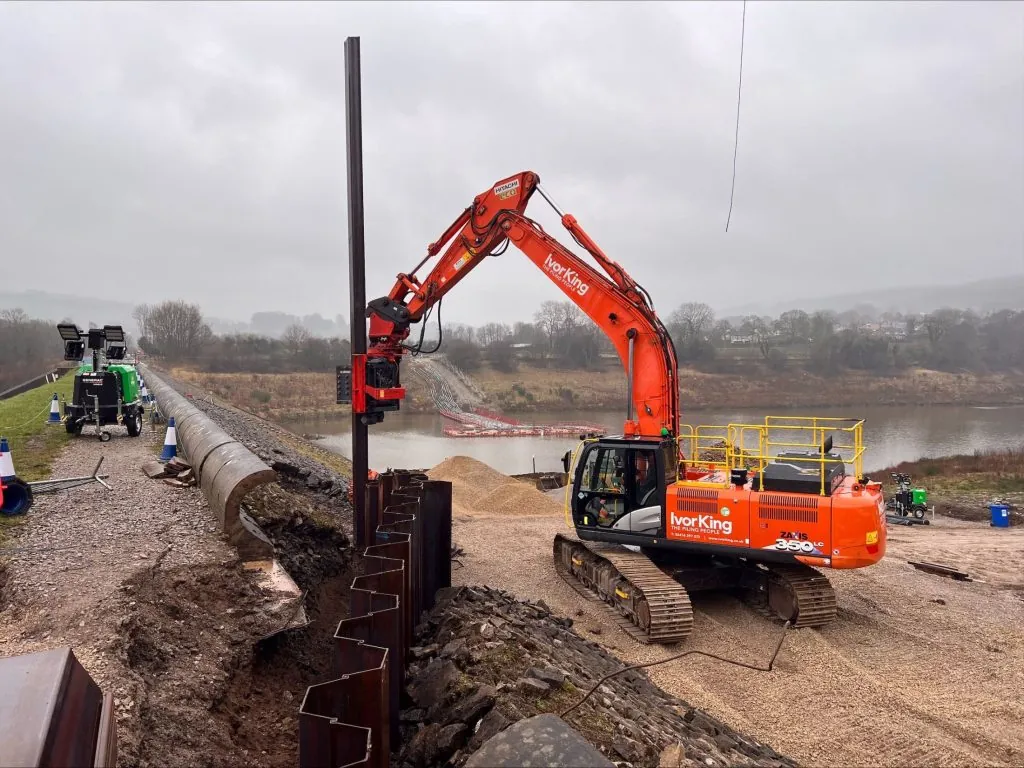 Under which soil conditions are vibro hammer
